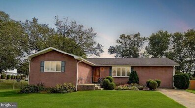 24 Carl Sandburg Dr in Hamilton Township, NJ - Building Photo - Building Photo