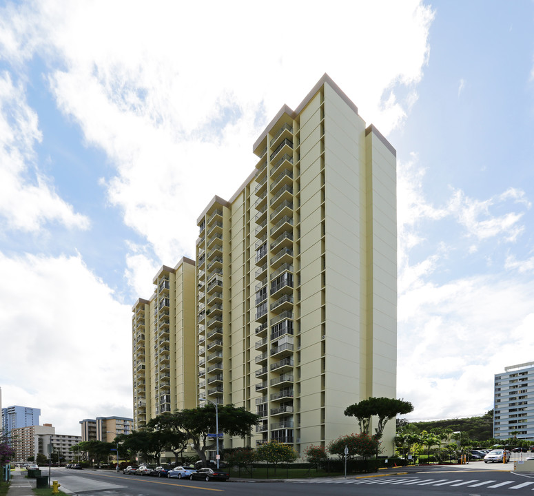 Century West in Honolulu, HI - Foto de edificio