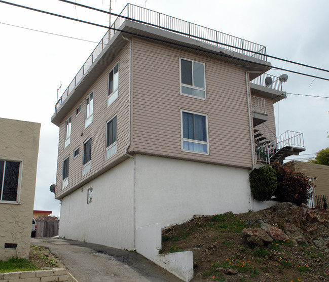 5200 Panama Ave in Richmond, CA - Building Photo - Building Photo