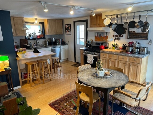 285 1/2 Weaver St in Winooski, VT - Building Photo - Building Photo