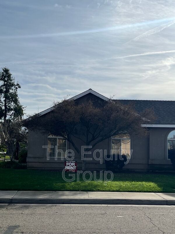 property at 2329 W Sunnyside Ave