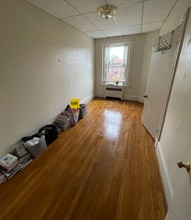 916 Beacon St, Unit 3 in Boston, MA - Building Photo - Building Photo