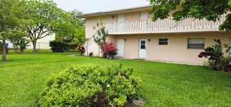 7400 Kimberly Blvd in North Lauderdale, FL - Building Photo