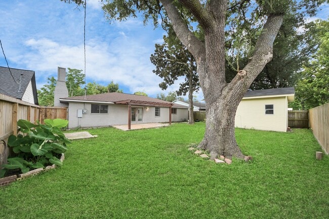 2405 Pickerton Dr