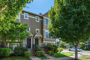 16884 NW Shadow Hills Ln in Beaverton, OR - Building Photo