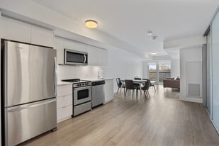480 Wilson Ave in Toronto, ON - Building Photo