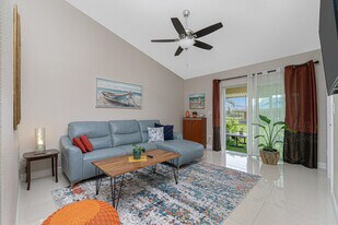 10523 Pendleton Ave, Unit 10523 Pendleton in Englewood, FL - Building Photo