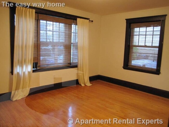 14 Centre St, Unit #1 in Cambridge, MA - Building Photo - Building Photo