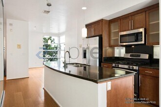 1332 Powell St in Emeryville, CA - Building Photo - Building Photo