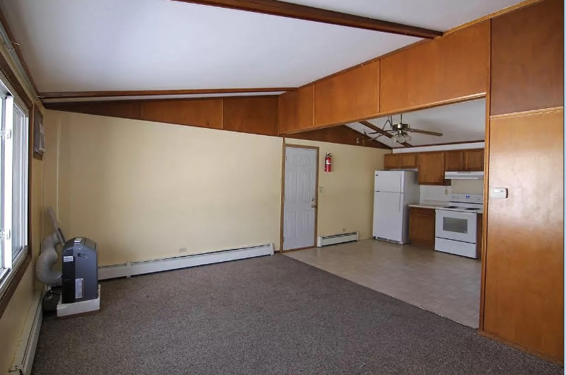 2103 10th St Pl in Coralville, IA - Building Photo
