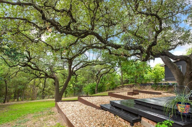604 Orland Blvd in Austin, TX - Foto de edificio - Building Photo
