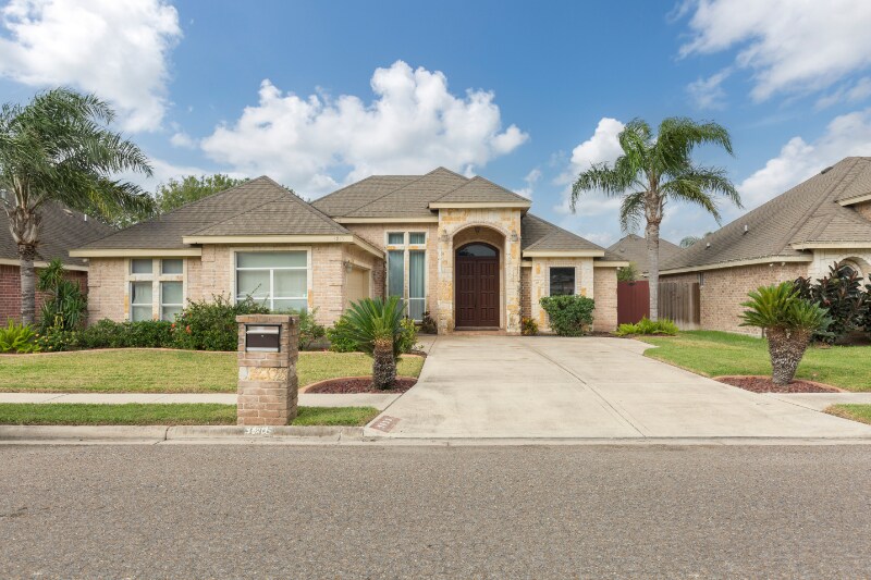 3815 Spicewood Dr in Edinburg, TX - Building Photo