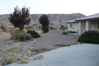 9788 Central Rd in Apple Valley, CA - Building Photo - Building Photo