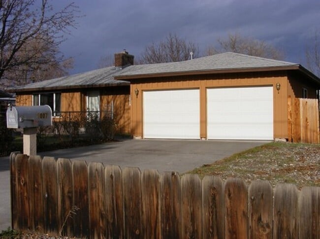 5007 W Irving St in Pasco, WA - Building Photo - Building Photo