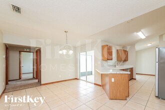 329 Edgewood Ct, Unit K-405 in Kissimmee, FL - Building Photo - Building Photo