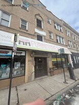 3244 N Pulaski Rd in Chicago, IL - Building Photo