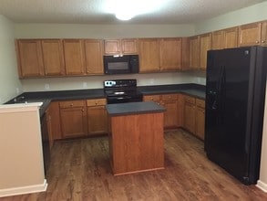 223 Tigers Paw Dr in Pooler, GA - Building Photo - Building Photo