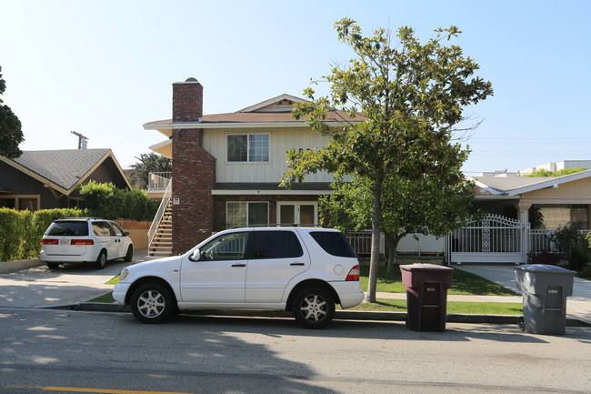 328 W Lexington Dr in Glendale, CA - Building Photo - Building Photo