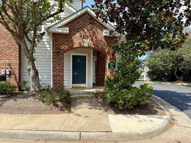 925 Dorchester Pl