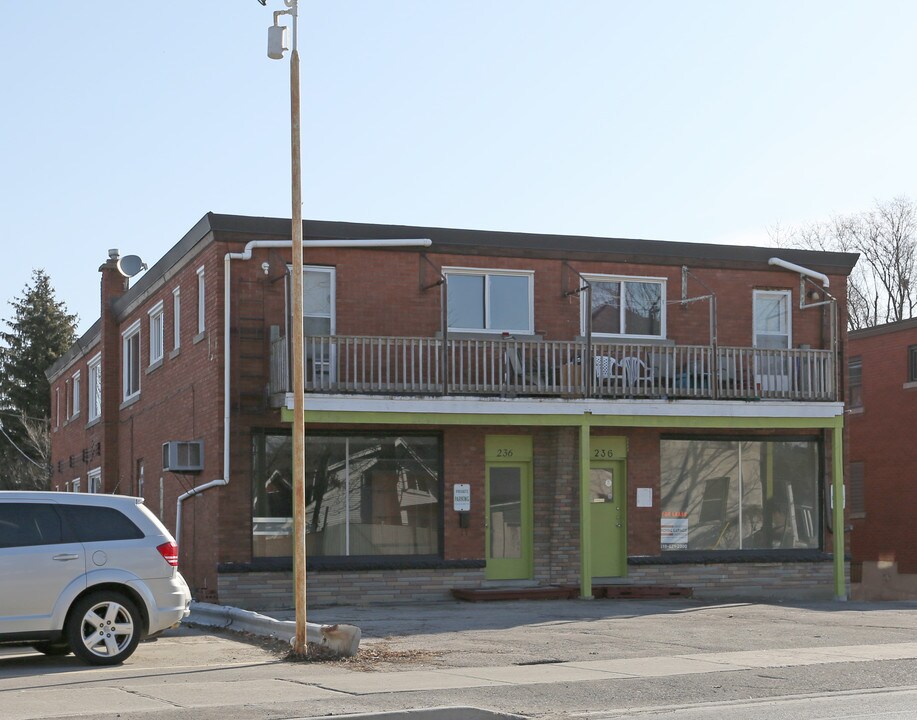 228-236 Margaret Av in Kitchener, ON - Building Photo