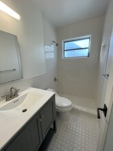 323 Washington Ave, Unit 7 in Miami Beach, FL - Building Photo - Building Photo
