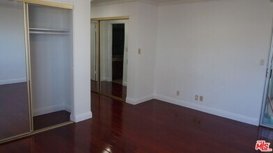 137 S Palm Dr in Beverly Hills, CA - Building Photo - Building Photo