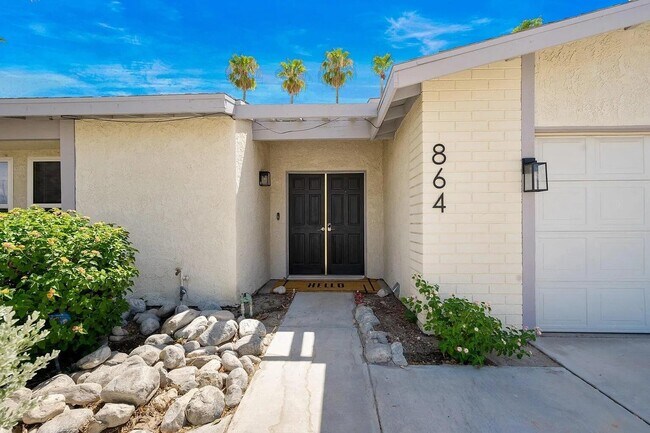 864 S Mountain View Dr in Palm Springs, CA - Building Photo - Building Photo