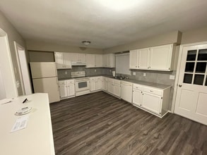 202 S Westview Ter in Chanute, KS - Building Photo - Building Photo