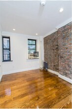 Mulberry Street, Unit 2F in New York, NY - Building Photo - Building Photo