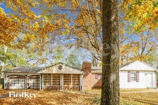 6925 Bloomfield Dr E in Indianapolis, IN - Building Photo