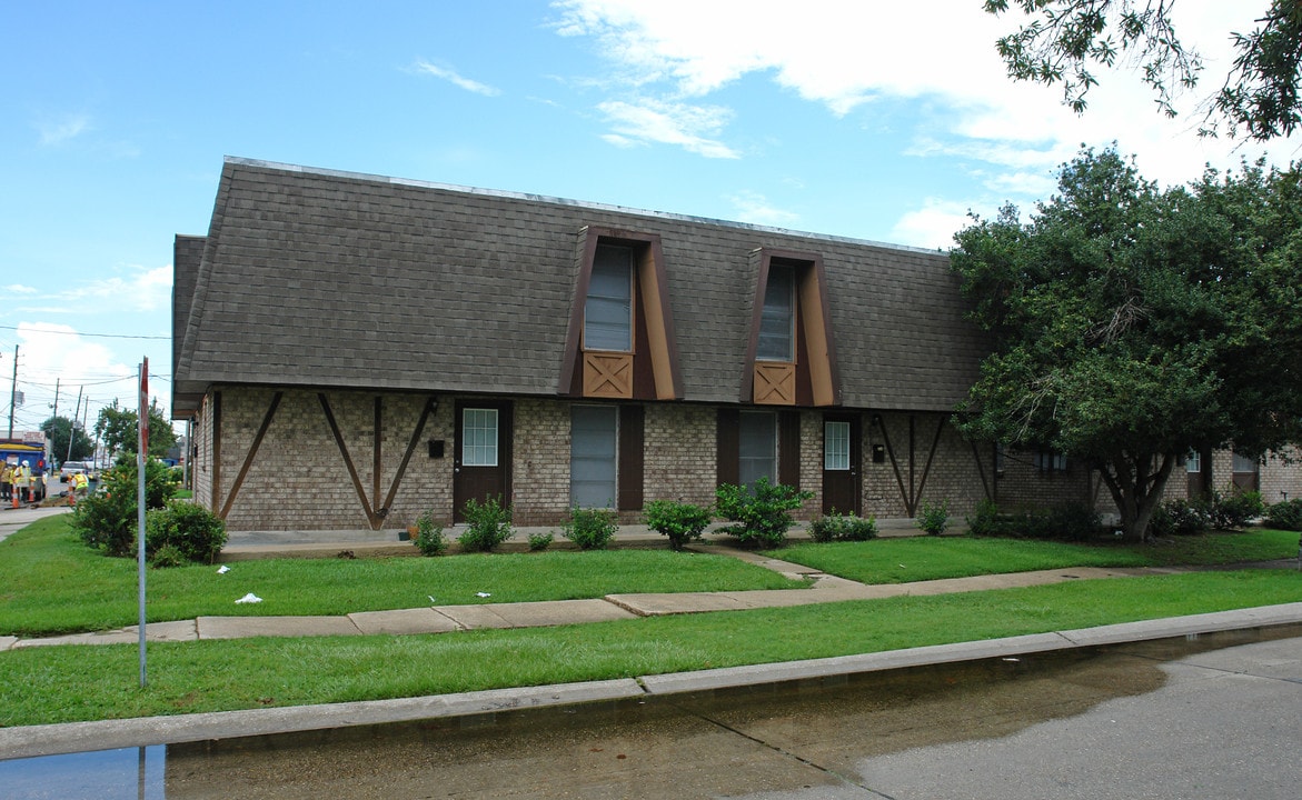 3700 Stefano St in Metairie, LA - Building Photo