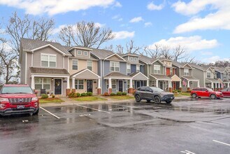 215 Alexander Blvd in Clarksville, TN - Building Photo - Building Photo