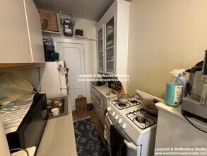 156 Kelton St, Unit 16 in Boston, MA - Foto de edificio - Building Photo