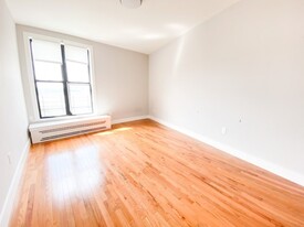 720 Riverside Dr-Unit -7-B in New York, NY - Building Photo - Building Photo