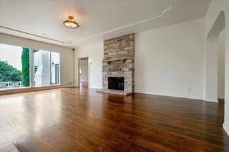 1006 Hecker Pass Rd in Watsonville, CA - Building Photo - Building Photo