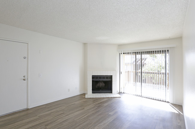 North Bonita Apartments in San Diego, CA - Building Photo - Interior Photo