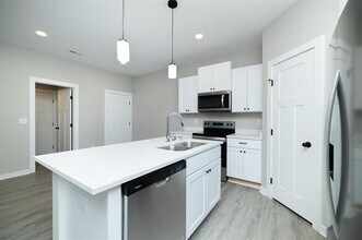 5048-5050 S Sycamore St in Wichita, KS - Building Photo - Building Photo