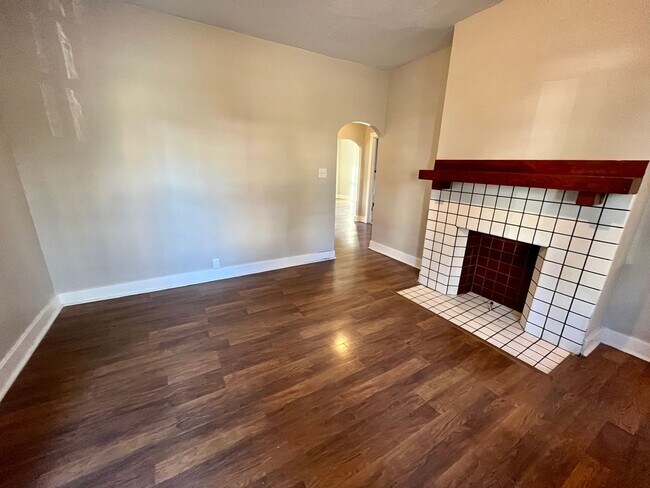 121 W Virginia Ave in Homestead, PA - Building Photo - Building Photo