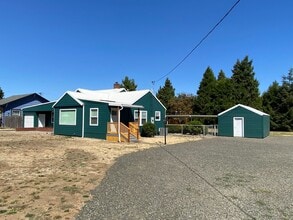 1555 S Second St in Lebanon, OR - Foto de edificio - Building Photo