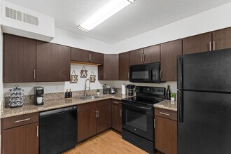 109 E Broadway Rd in Tempe, AZ - Foto de edificio - Building Photo