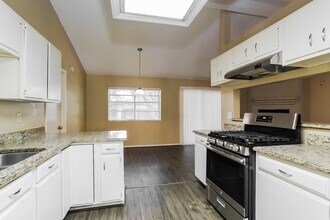 3719 Lemon Tree Ln in Houston, TX - Foto de edificio - Building Photo