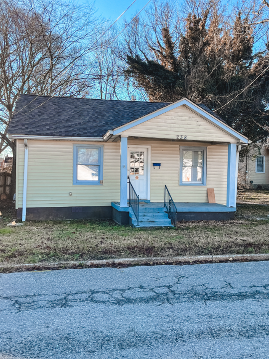 238 W Spring St in Lebanon, TN - Building Photo