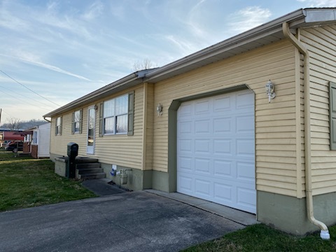 464 Kane St in Milton, WV - Building Photo