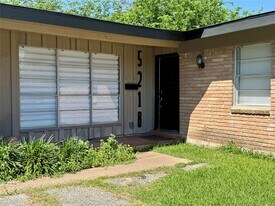 5218 Willowbend Blvd in Houston, TX - Building Photo