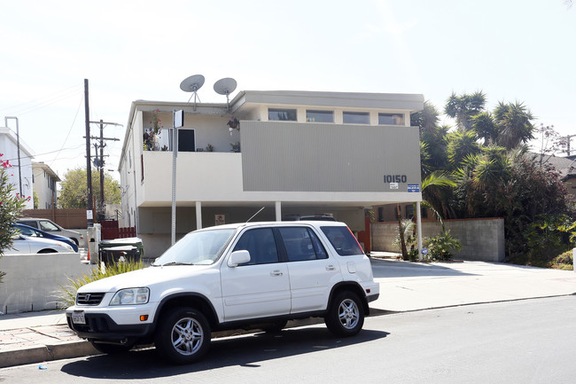 10150 Regent St in Los Angeles, CA - Foto de edificio - Building Photo