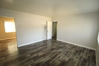 1/15 College Dr-Unit -5 College Drive in Ventura, CA - Foto de edificio - Building Photo