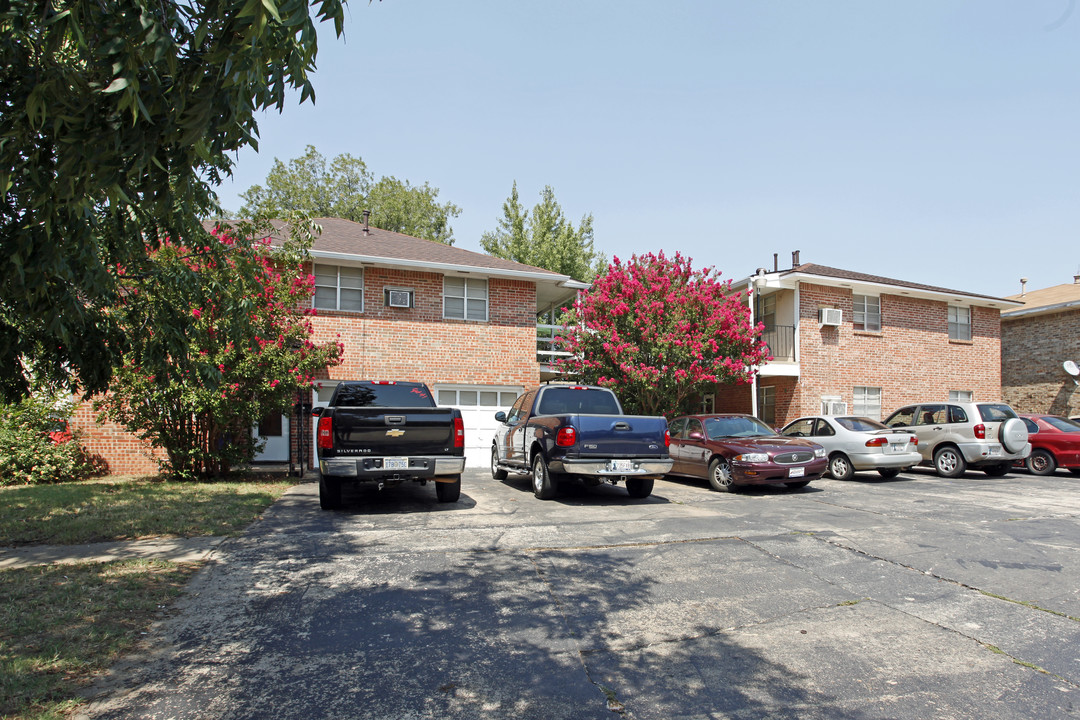 319 E Edwards St in Edmond, OK - Building Photo