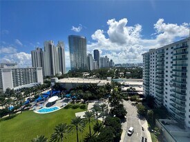 19370 Collins Ave in Sunny Isles Beach, FL - Building Photo