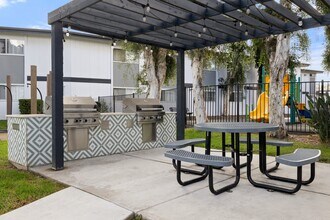 ALTA in El Cajon, CA - Foto de edificio - Building Photo