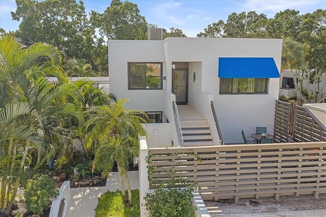 property at 618 Bayport Wy